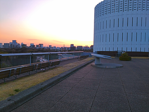 ロケーション事業　屋上（夕景）