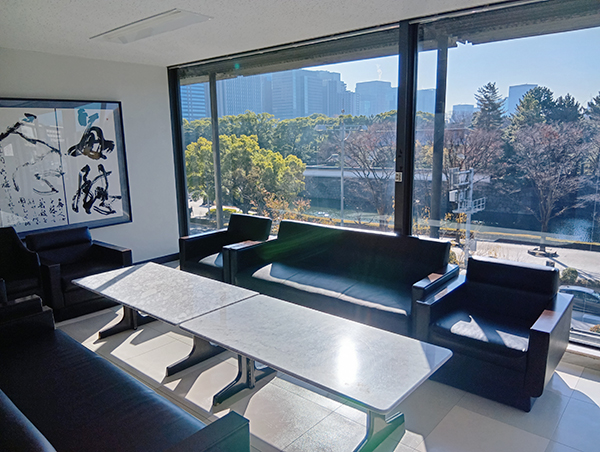 ロケーション事業　新聞社 会議室1