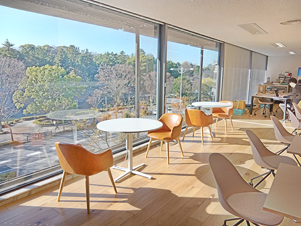 ロケーション事業　新聞社 皇居側オフィス1